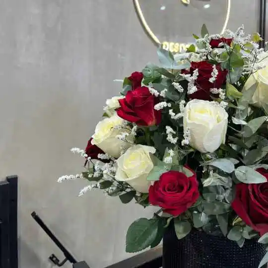 caja pote strass black con rosas importadas